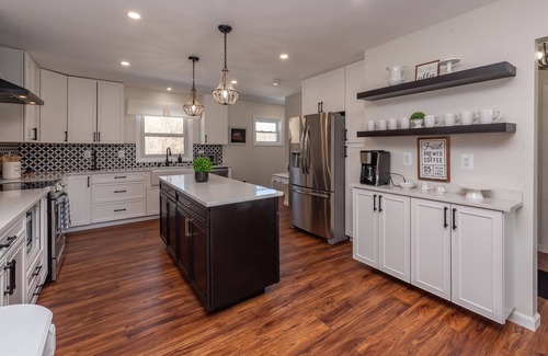 Accident House | New! El Sueno: Lake Area, Wood Fireplace!