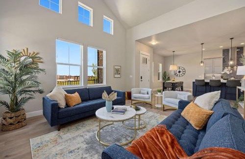 Loveland House | NEW! Elegant Home near TPC Golf Course & Trails