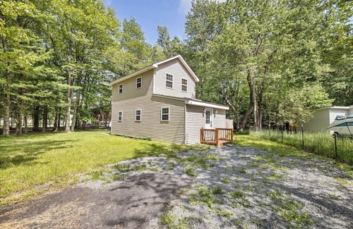 Pocono Summit House | NEW! Enchanting Pocono Summit Modern Lakehouse with Hottub & Privacy!