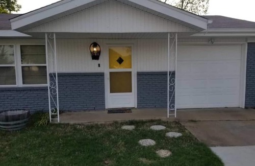 Broken Arrow House | *NEW*ENTIRE HOME IN ROSE DISTRICT*DINE*SHOP*FUN