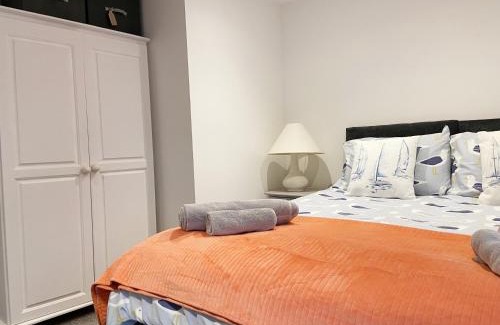 Boscombe Apartment | New Family Apartment Walking Distance to the Beach