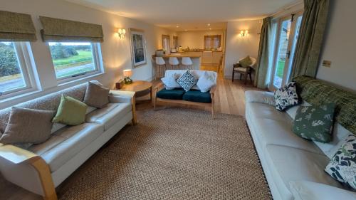 New Forest District House | New Forest Country House - Abbot's Well for 10 guests