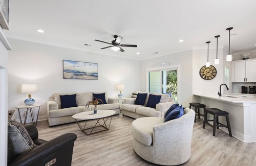 Spanish Wells House | New Four BR Luxury Vacation Home on Hilton Head Bikes & Beach Gear included