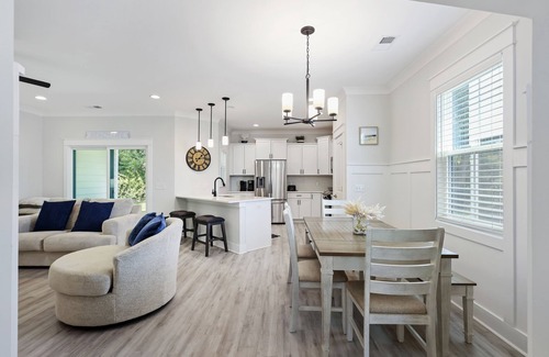 Spanish Wells House | New Four BR Luxury Vacation Home on Hilton Head Bikes & Beach Gear included