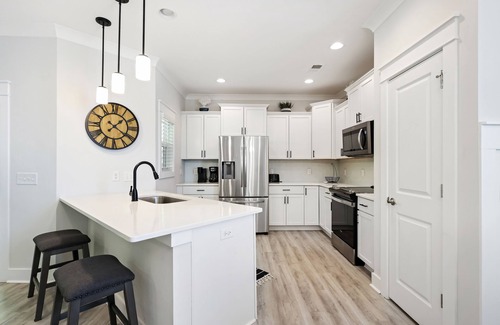 Spanish Wells House | New Four BR Luxury Vacation Home on Hilton Head Bikes & Beach Gear included