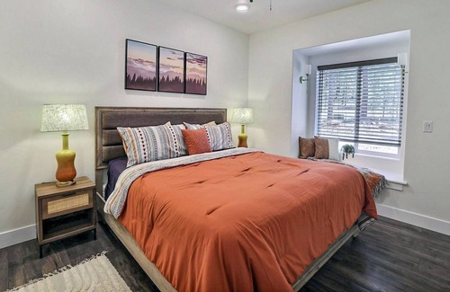 New Meadows House | NEW! GET AWAY FROM IT ALL! Explore the Outdoors & Stargaze! Hot Tub & Huge Circular Driveway!