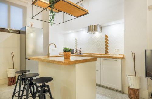 San Lorenzo Apartment | NEW Gorgeous 2-Bed Apt in Seville Center