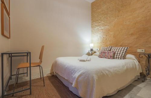 San Lorenzo Apartment | NEW Gorgeous 2-Bed Apt in Seville Center