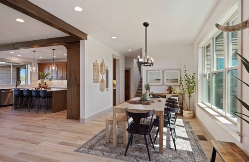 Alfalfa House | New! Gorgeous Decor, Resort Pool and Private Hot Tub