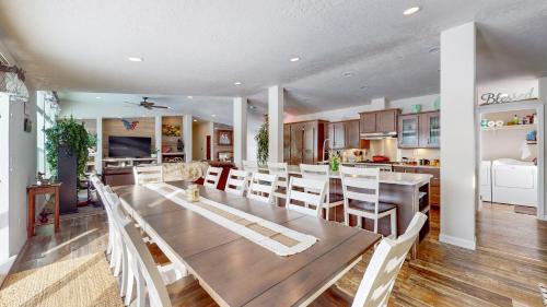 Donnelly House | New! Grand Manor - Close to Tamarack and Lake Cascade - Pet friendly - fenced yard - trailer parking