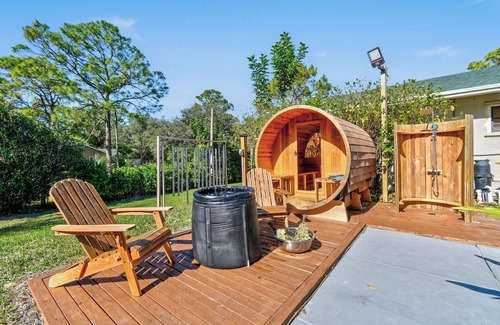 Hunt Club House | NEW Green House - Luxury 4BR 9 Beds Retreat | Pool | Spa | Sauna | Cold Plunge | RV