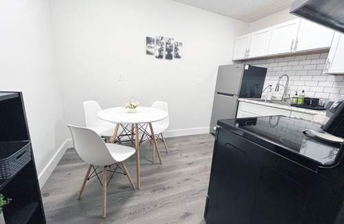 Canton Apartment | *New* Hall of Fame Apartment - Bottom Fl