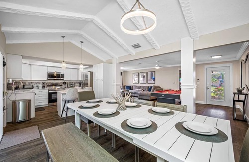 Cove House | NEW Heated Salt Pool & Spa on Waterfront Canal