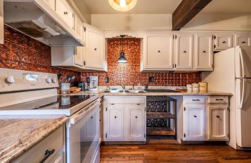 Lake George Ski Chalet | New! Historic Chalet in Colorado National Forest