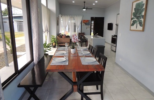 San Isidro de El General House | New Home with A/C | Wi-Fi | W&D | Smart TV | Full Kitchen | Pool | Free Parking