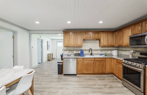 Leesville House | NEW HOME - Quiet cove with SUPs kayaks and firepit