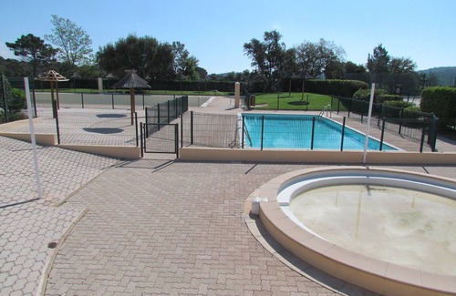 La Rouviere House | NEW -House in quiet location 7 km from beaches