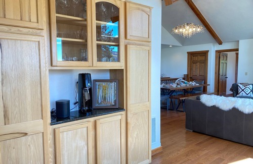 Hartsel Cabin | New! Impeccable Home with Fireplace, Hot Tub and Epic Views - Hart House