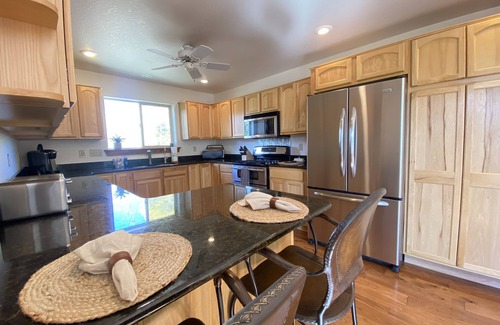 Hartsel Cabin | New! Impeccable Home with Fireplace, Hot Tub and Epic Views - Hart House