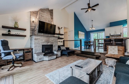 Sauble Beach House | NEW in Sauble - Sauna & Hot Tub at Sauble Shores