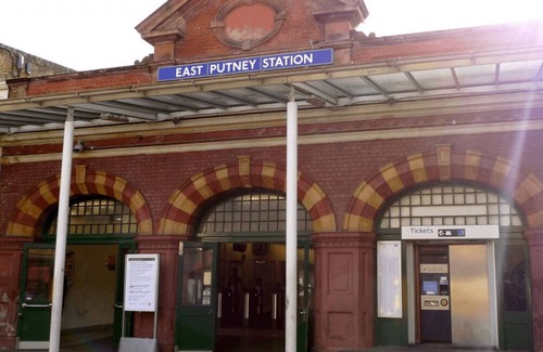 Putney Apartment | New - King bed flat near parks. 2fl