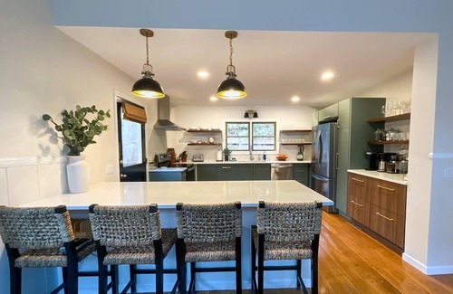 Burnsville House | New Kitchen+Relaxing Riverfront View+Hot Tub+Dog-Friendly