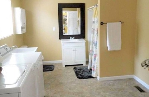 Spring City House | New Lake Estate fine lakefront living!