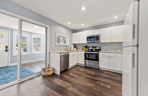 Ellsworth House | New! Lakeview at Branch Lake