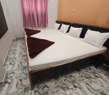 Varanasi Nagar Nigam House | New Lakshman Guest House