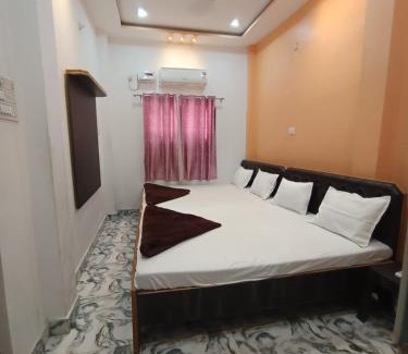 Varanasi Nagar Nigam House | New Lakshman Guest House