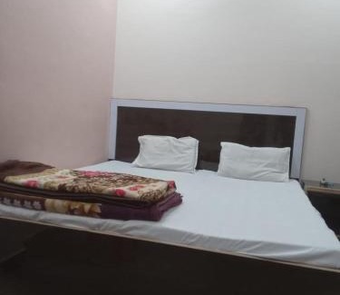 Varanasi Nagar Nigam House | New Lakshman Guest House
