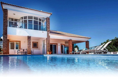 Patroves House | New Lands House