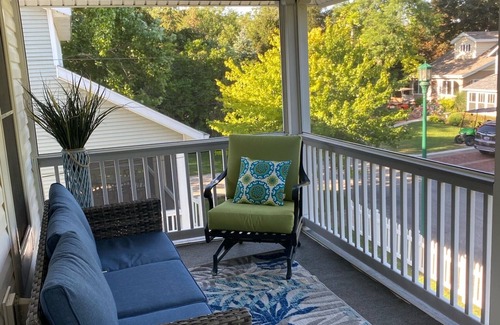 Lakeside House | New Listing! Charming 4-bedroom house near the Lakeside pool & pickleball courts