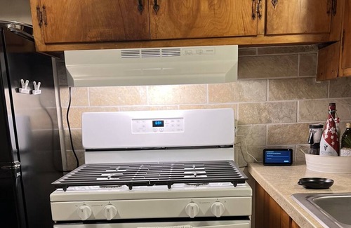 Owensboro Apartment | *NEW LISTING DISCOUNT!!*The Cozy Chic 1BD/1BTH APT- FULL KITCHEN, PETS WELCOME!