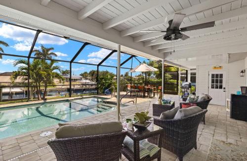 Caloosahatchee Villa | NEW LISTING! Electric-Heated Pool Home on Gulf Access with dock - Villa Paradise Cove