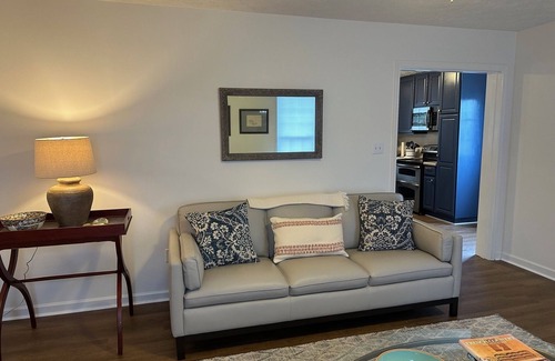 Lexington House | New listing for newly renovated 3 BR Home 1 mile from Historic Lexington