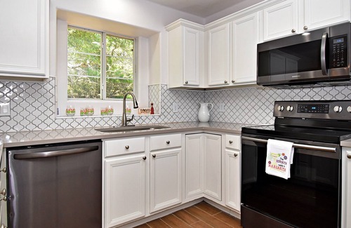 Dripping Springs House | *New Listing* Near State Parks, Hiking Trails, Creeks & More!