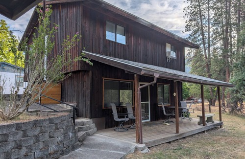 Ahsahka House | "New Listing" Newly renovated 3-bedroom house in Orofino.