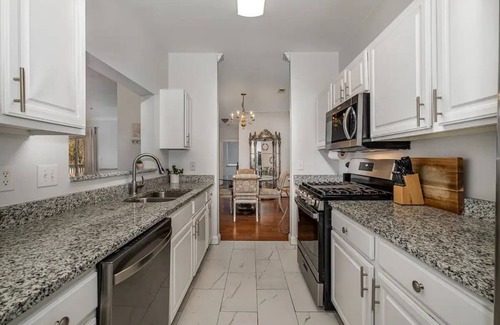 Barclay Downs House | NEW LISTING! Sleek & Stylish Condo in Southpark by RedAwning