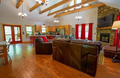 Dahlonega House | New Listing! Two Cabins with Hot Tubs - Playground