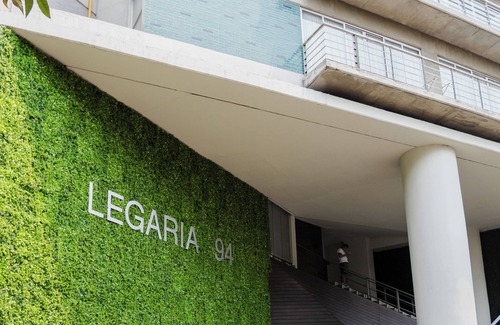 Legaria Apartment | New Loft with Valet Parking & Amenities