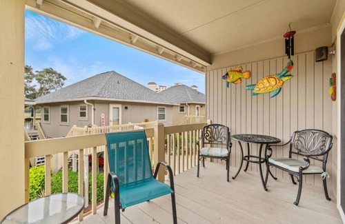 Myrtle Beach Cottage | NEW LOWER RATES 2 bed, 2 bath cottage, Shore Dr. area, 4 min walk to the beach