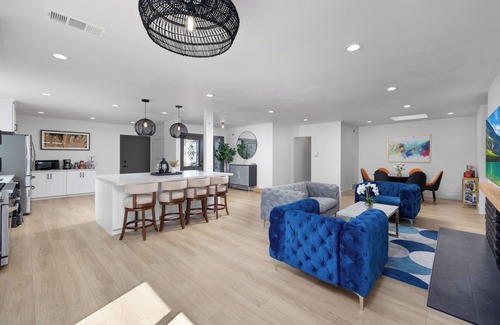 Fullerton House | NEW Lux 5BR Villa Near Disney, Knotts, LA, OC w/Hot Tub & Games