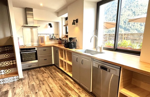 Allemond House | NEW -Luxe and spacious gite with view in Alpe d'Huez area *ski*hike*bike*