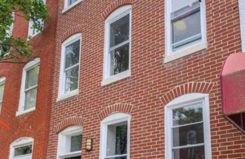 Downtown Baltimore House | New Luxurious Home! 6 minutes from Harbor Skyline View