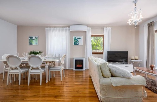 Savudrija Villa | New luxurious two-story Val Serena house near the sea Jacuzzi sauna Wifi