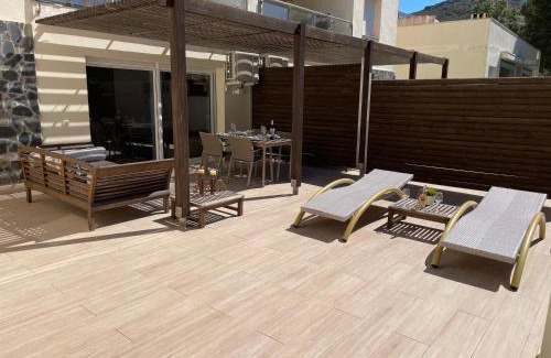 Almadraba-Canyelles Apartment | New Madrague Beach