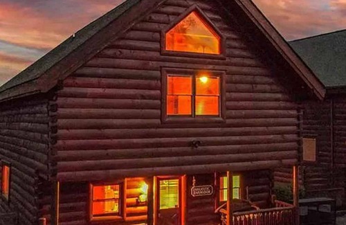 Sevierville House | NEW Majestic 5 Star Amazing View Pool hot tub