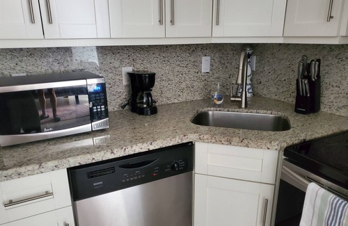 Cutler Bay House | New Miami Townhouse On Lake SU For Families 3Bd, 1Bth, 5 Per