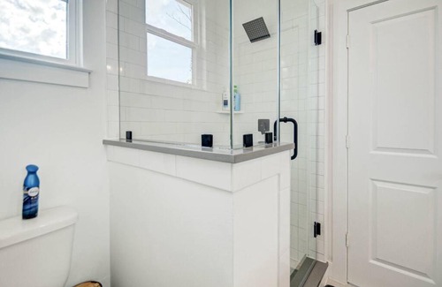 Garden Oaks House | New Modern Home in Oak Forest